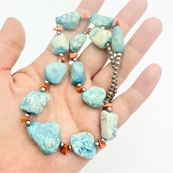 Vintage Chunky Blue Dyed Howlite and Coral Beaded Statement Necklace - Picture 4 of 9